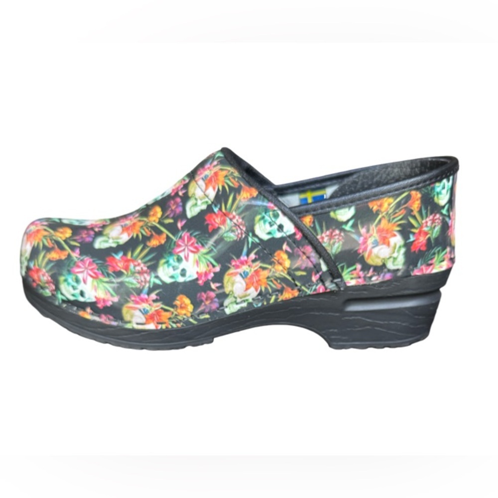 Bjork Women’s 7/7.5 Moa Skull Black Floral Slip On Professional Clogs EUR 38